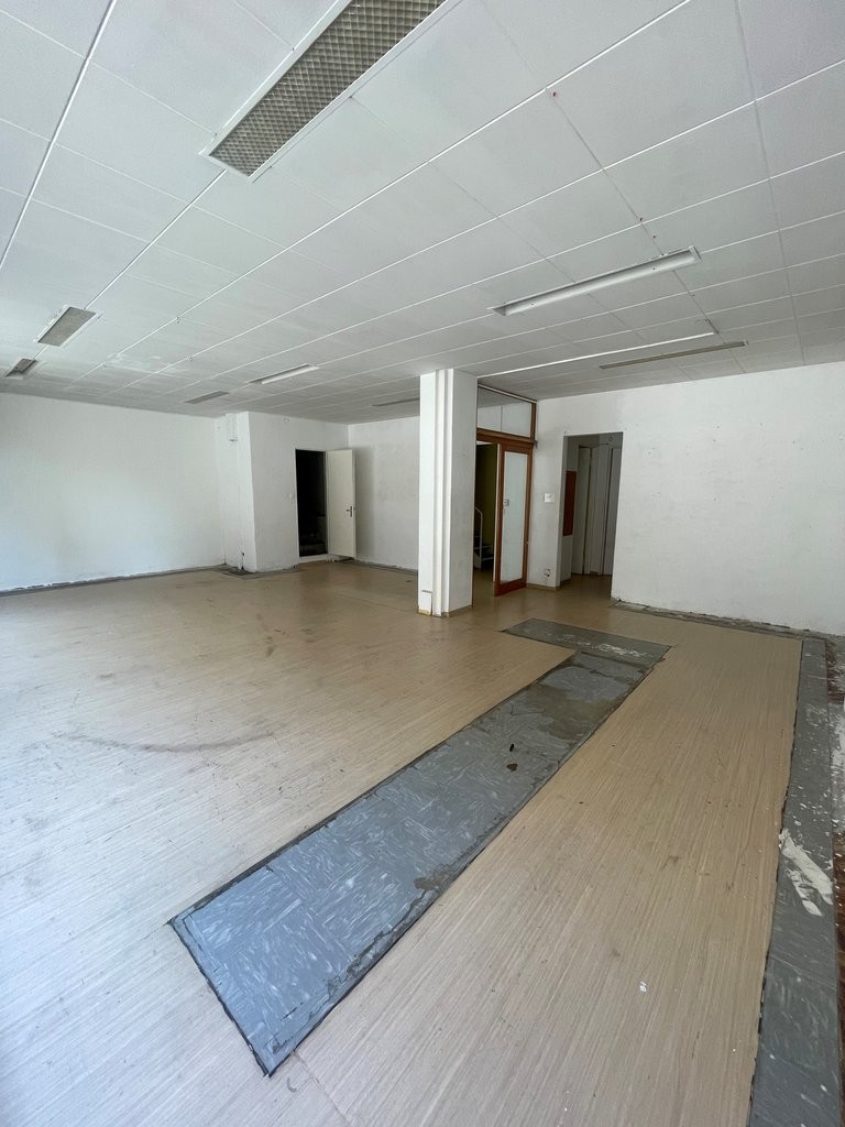 162m² shop, photo 6 of 9