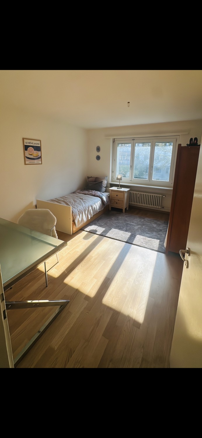 Chambre dans un appartement partagé