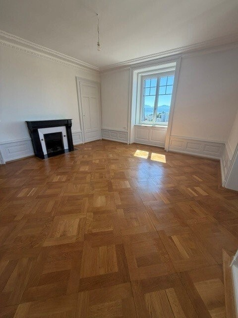 5 rooms apartment, photo 2 of 10