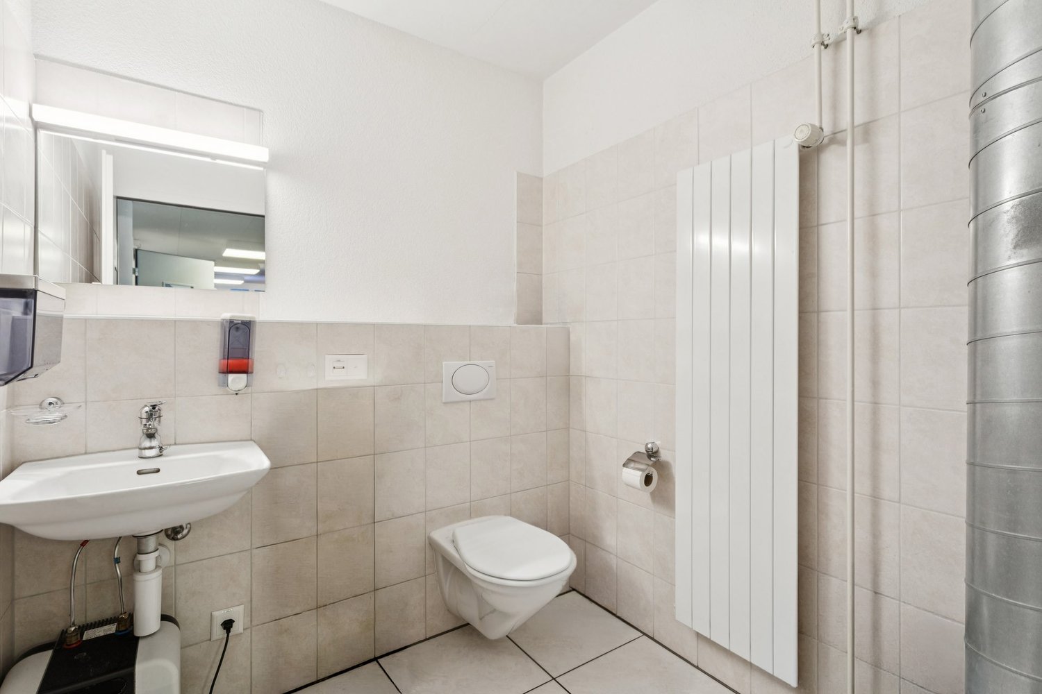 133m² bureau, photo 5 sur 8