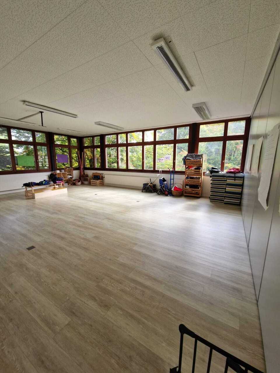 Commercial, photo 1 of 8