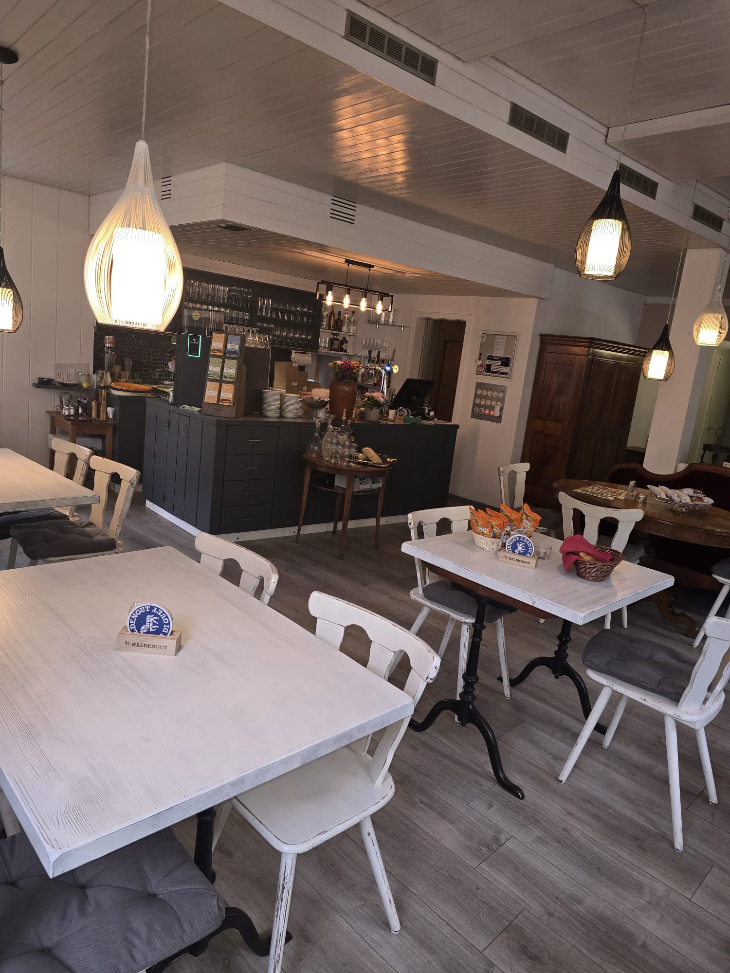 Restaurant, photo 4 of 10