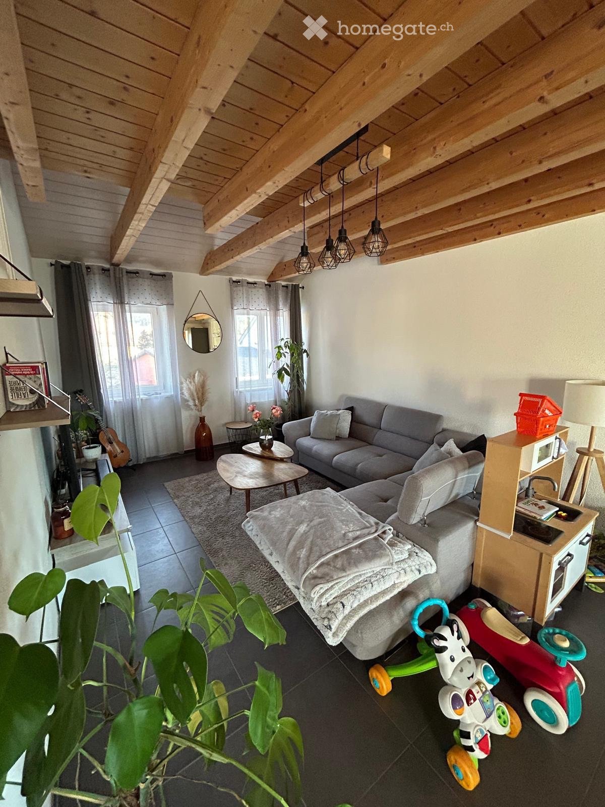 5 rooms apartment