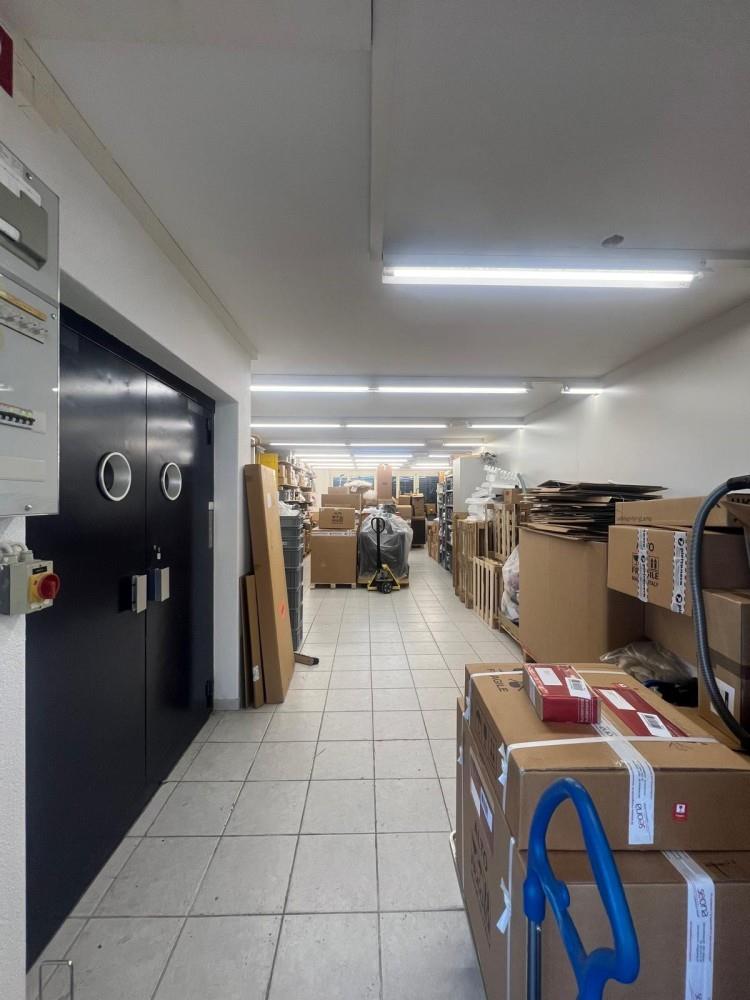 254m² shop, photo 10 of 10