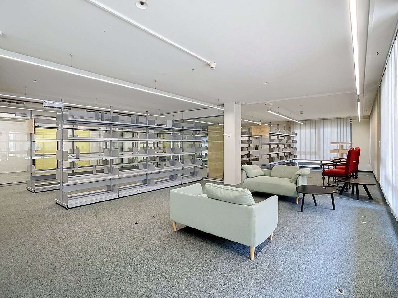 860m² commercial, photo 1 of 10