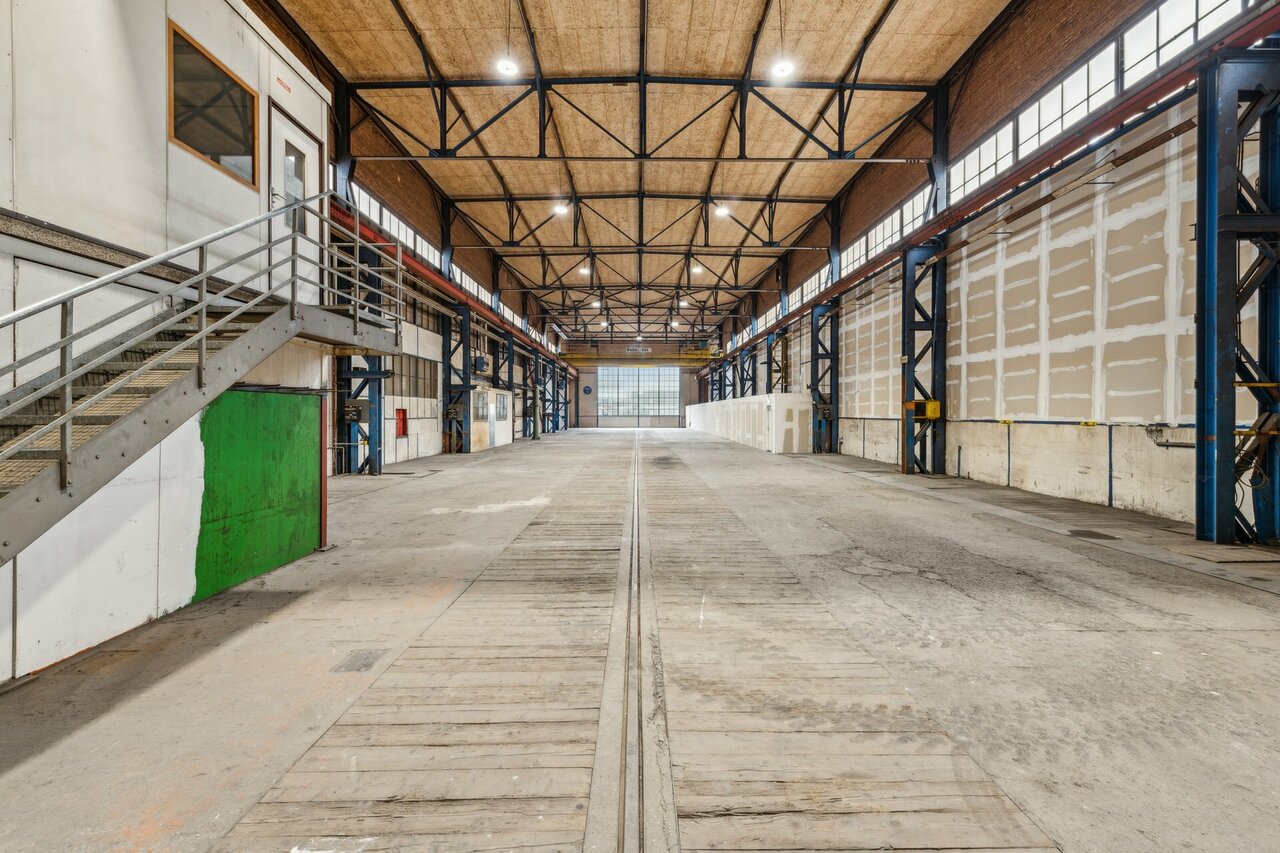 862m² commercial, photo 2 of 9
