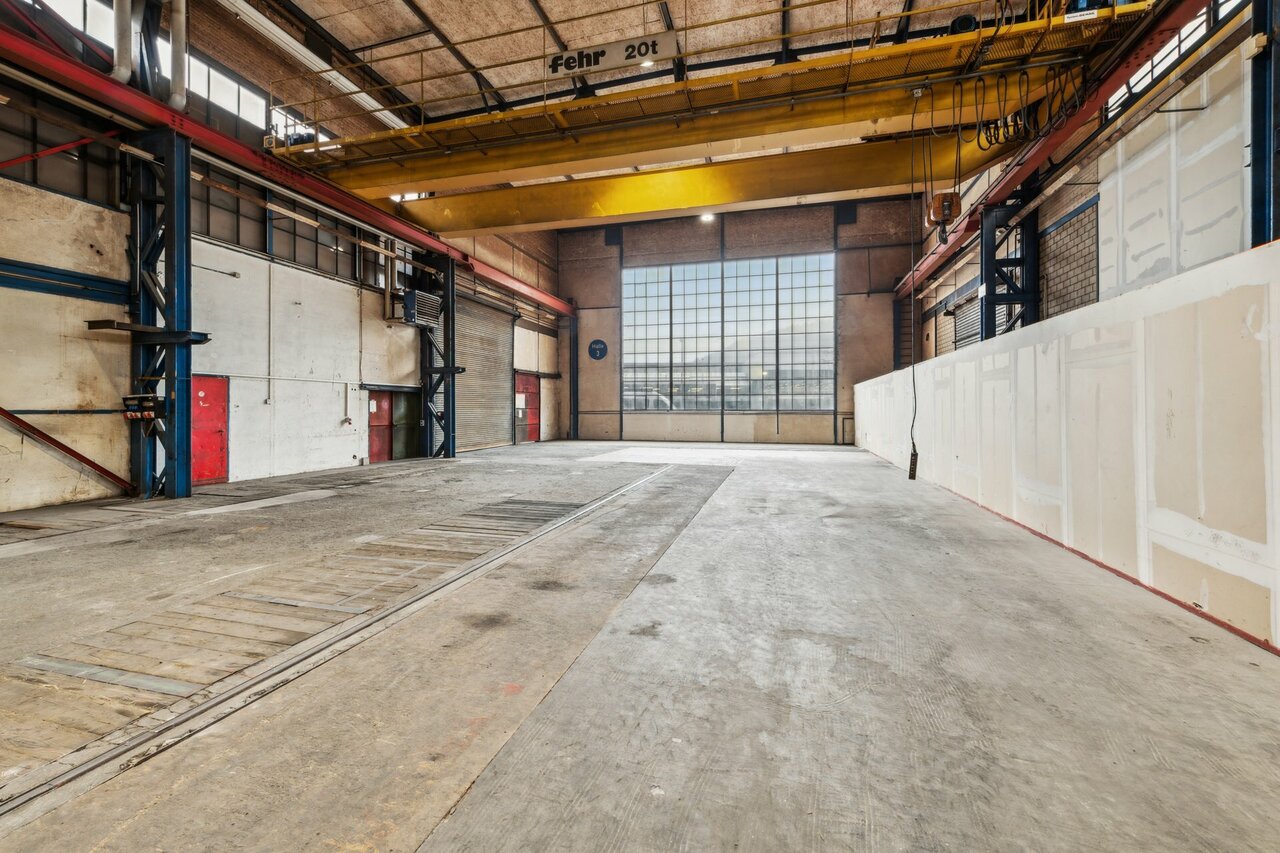 862m² commercial, photo 1 of 9