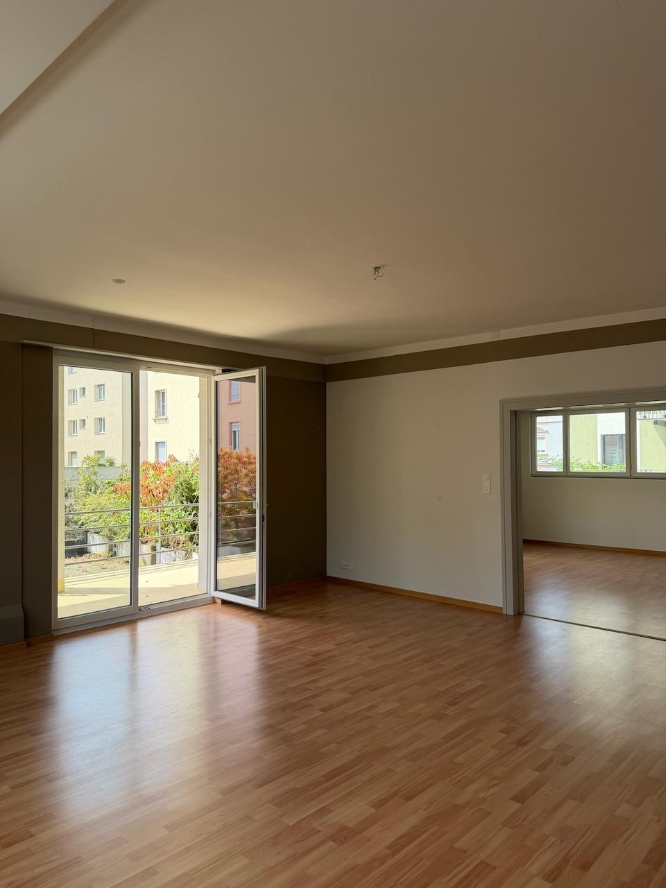 6 rooms apartment