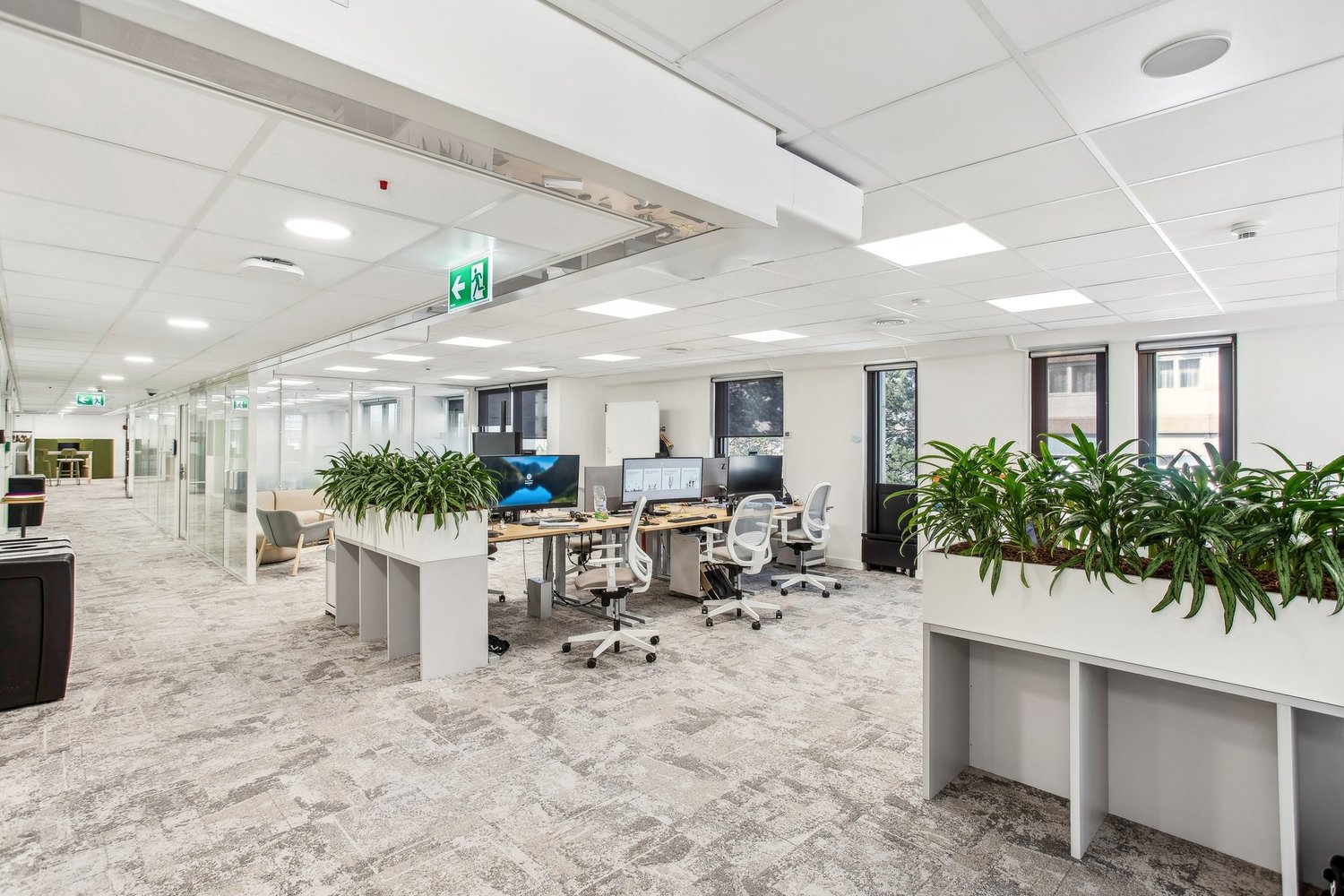 3000m² office, photo 3 of 10