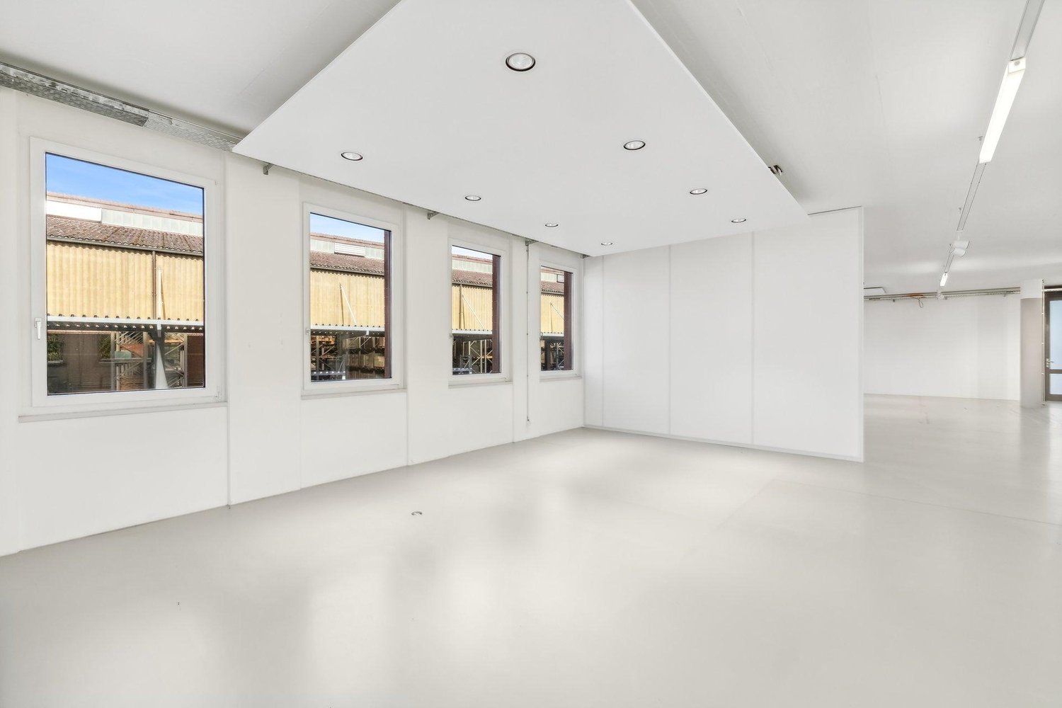 335m² office, photo 2 of 7