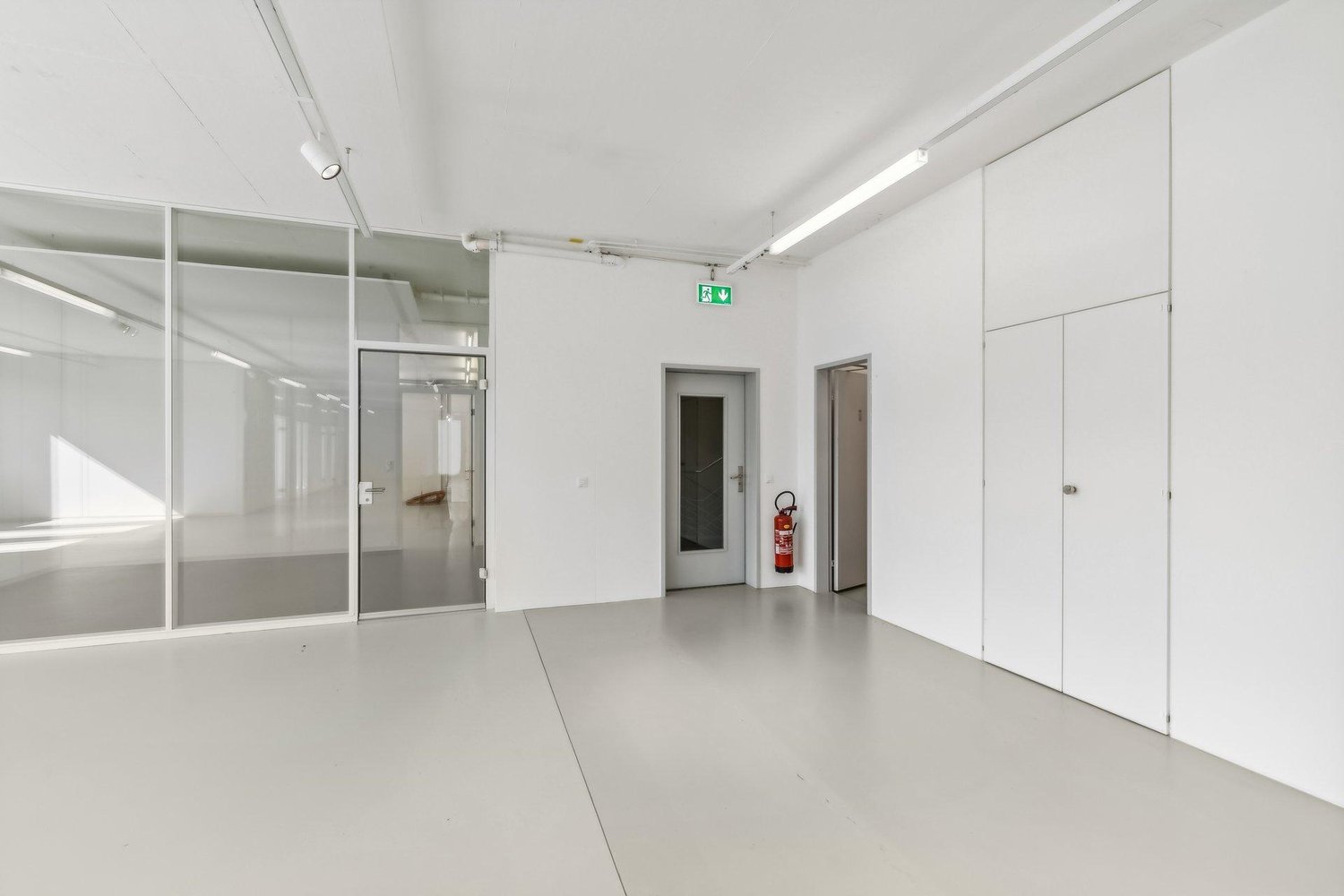 335m² office, photo 3 of 7