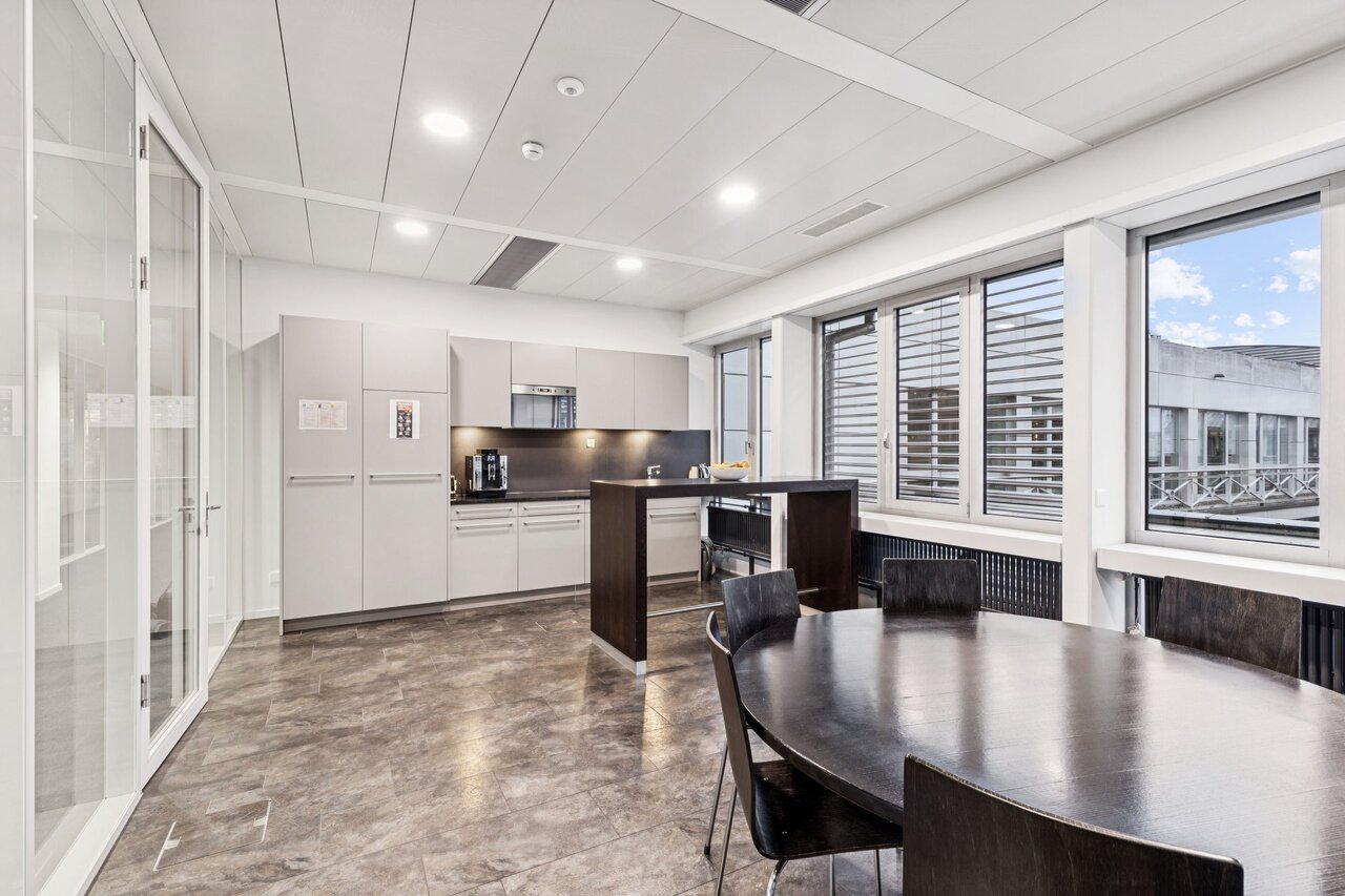 288m² office, photo 9 of 9