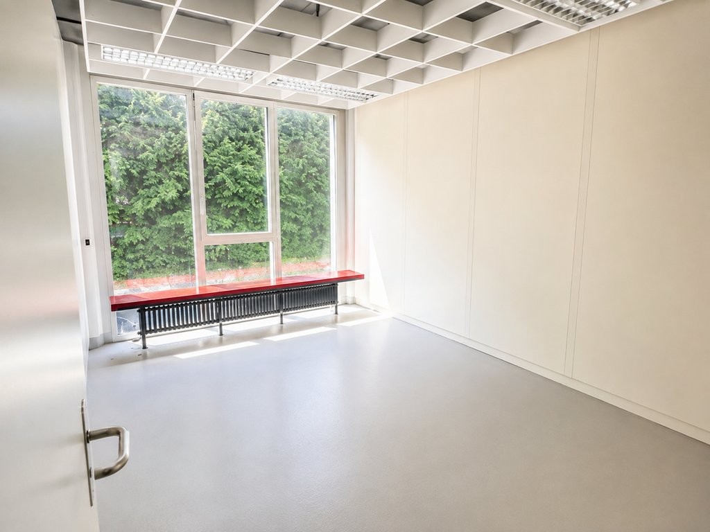 138m² office