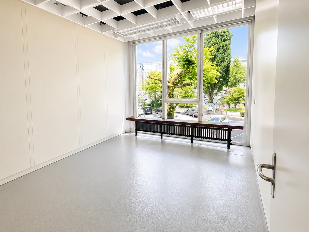 138m² office