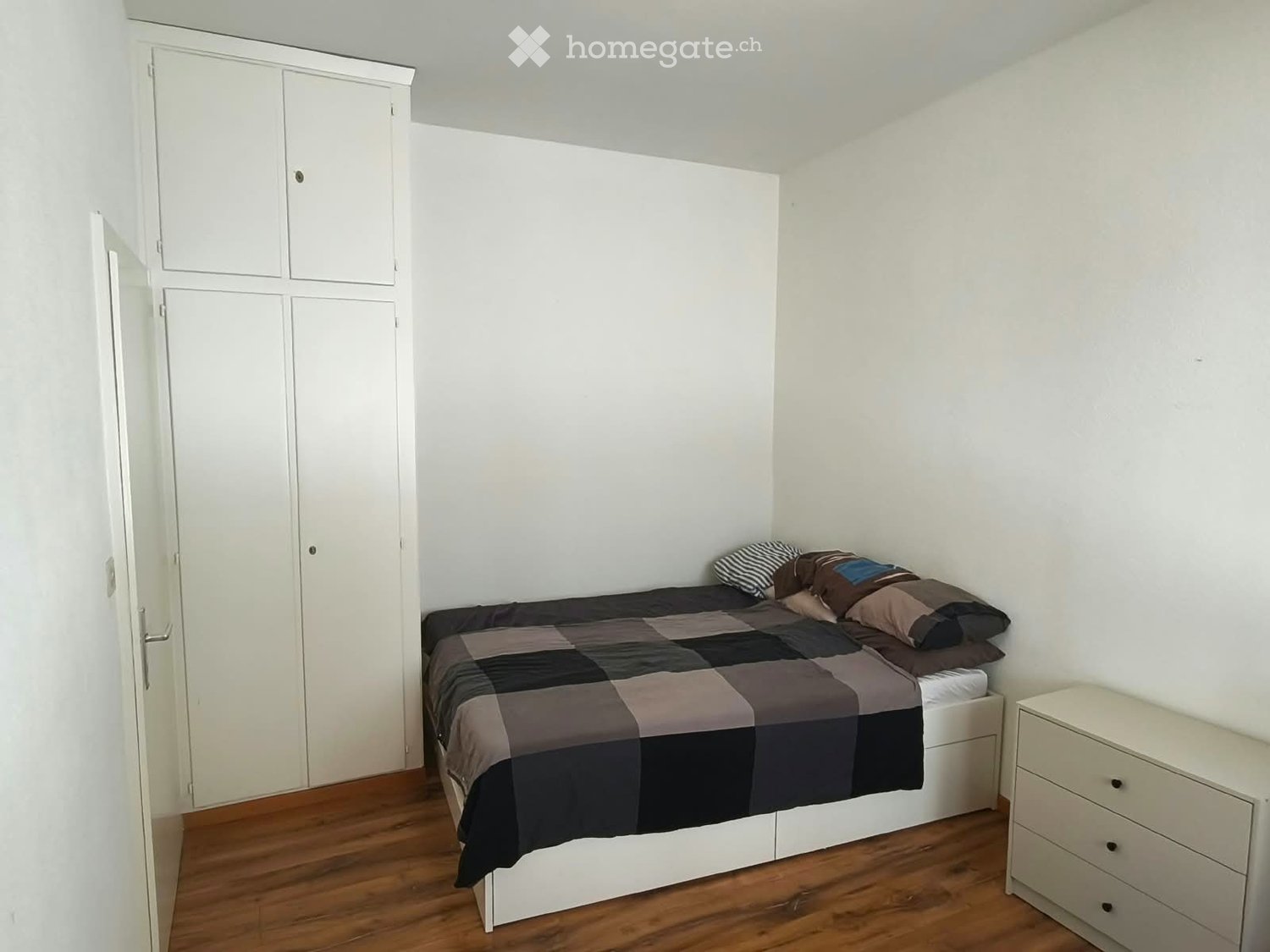 1 room single room, photo 3 of 5