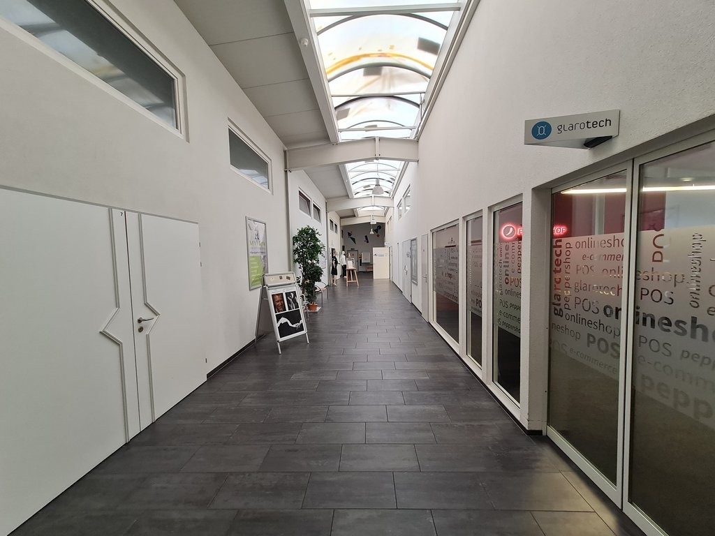 342m² office, photo 3 of 3