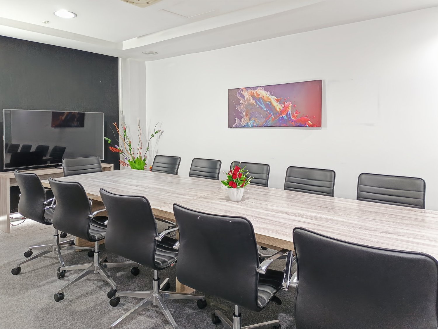 300m² office