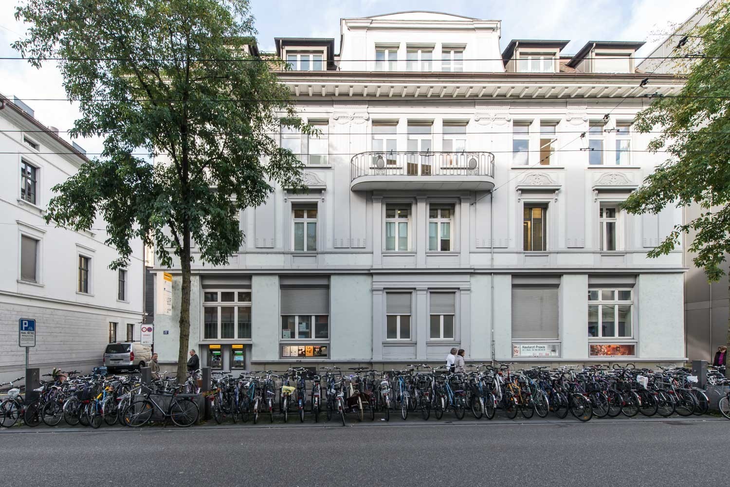 197m² office, photo 1 of 4