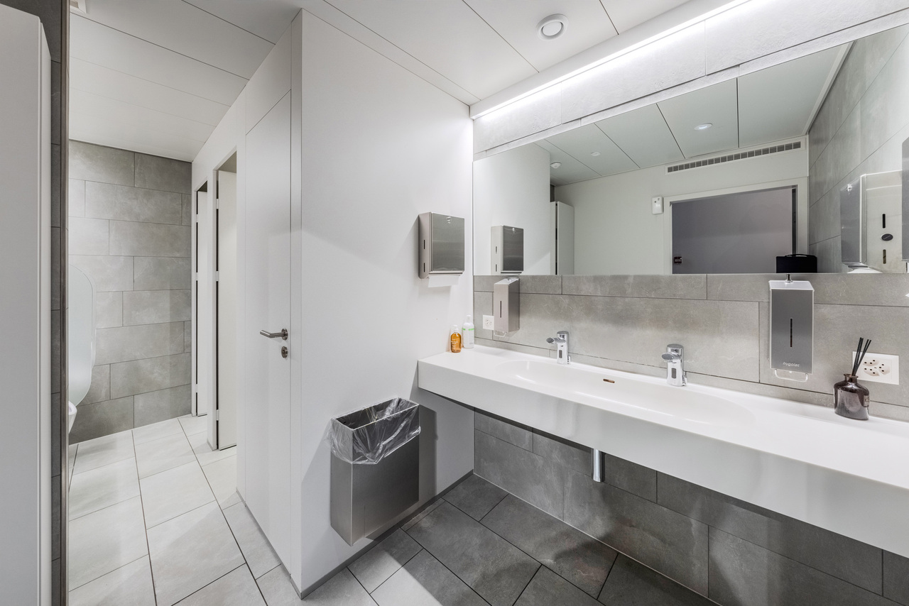 2300m² office, photo 7 of 10