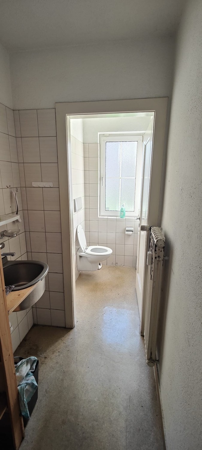 110m² commercial