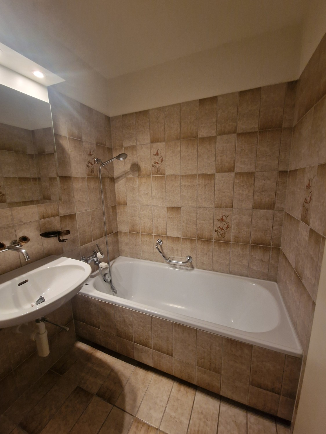 Appartement mansardé de 2 pièces, photo 7 sur 8