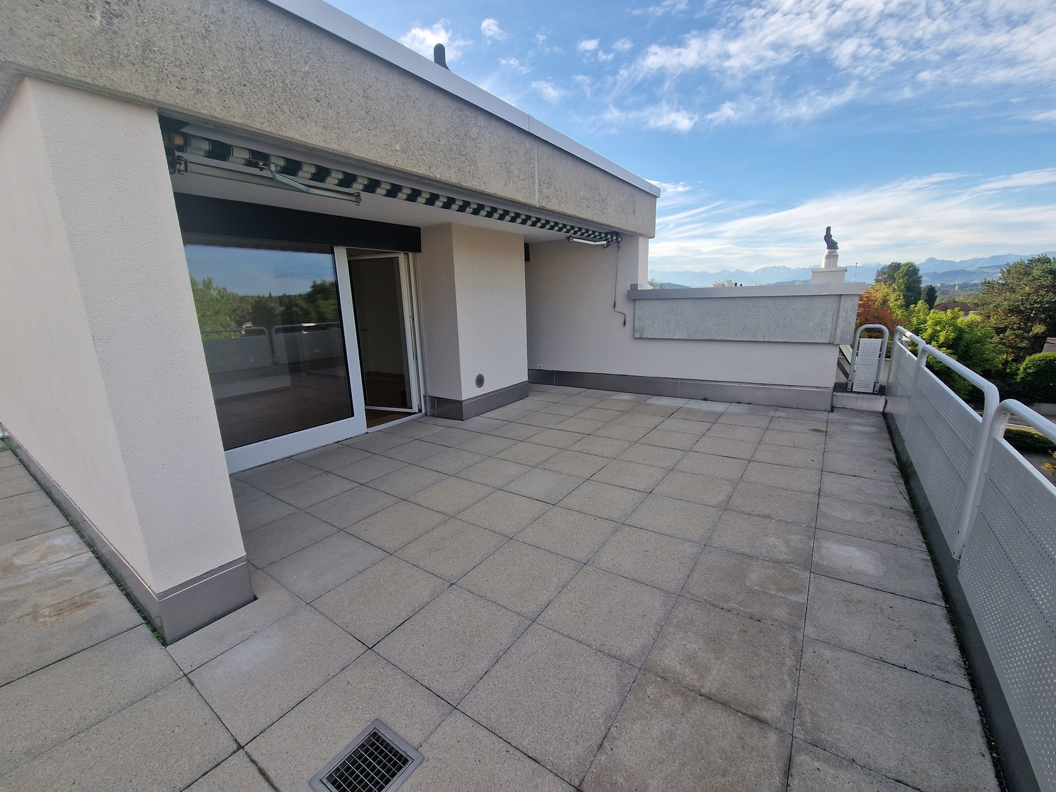 Appartement mansardé de 2 pièces, photo 2 sur 8