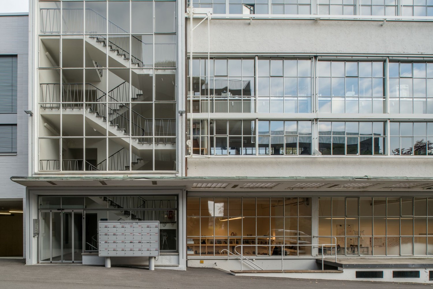 106m² office