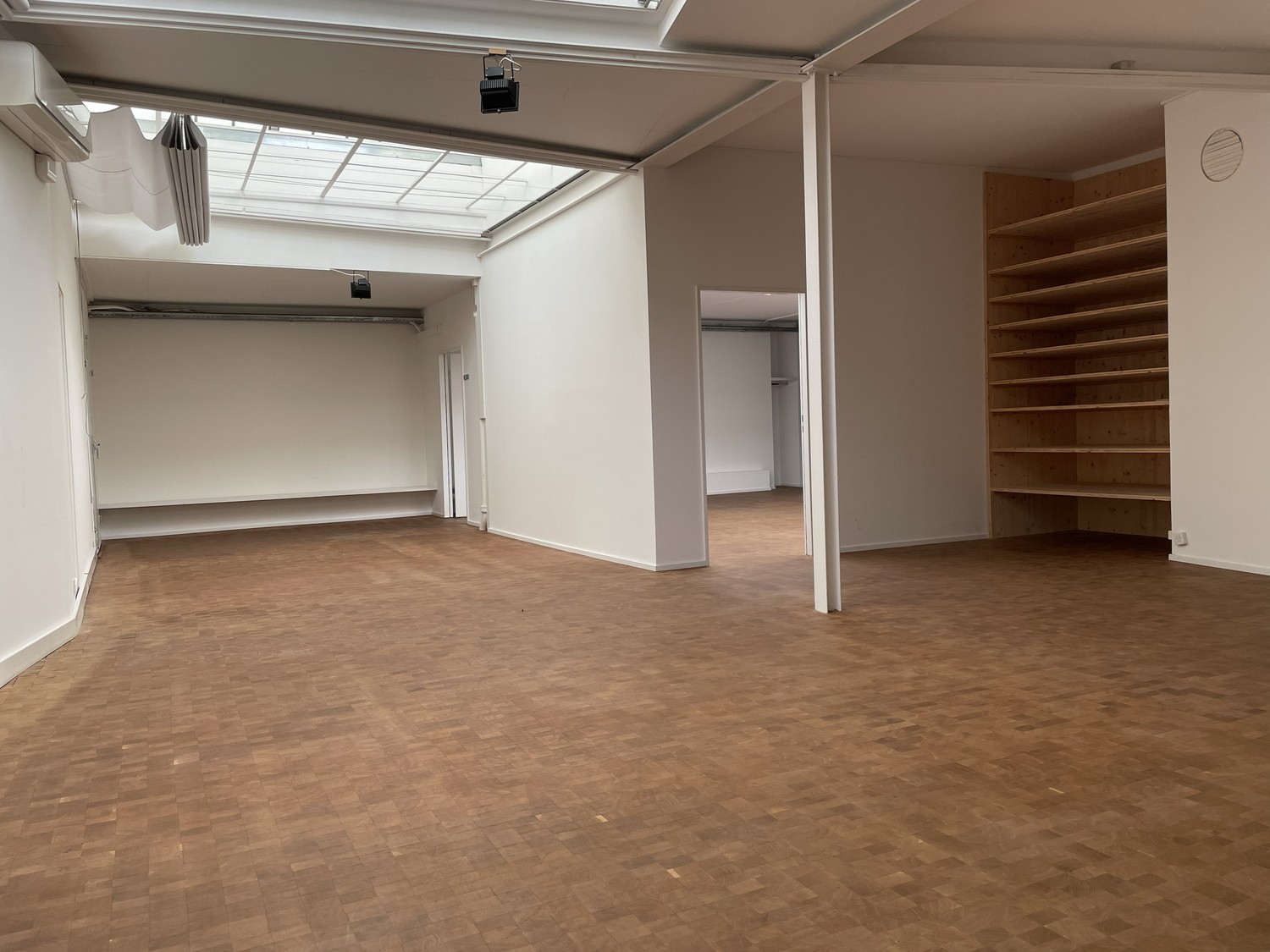 106m² office