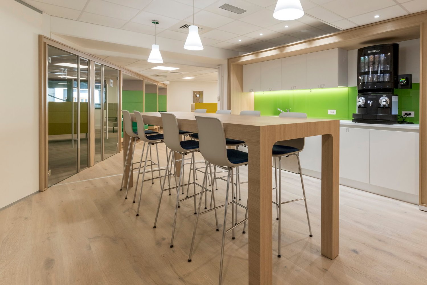 225m² office