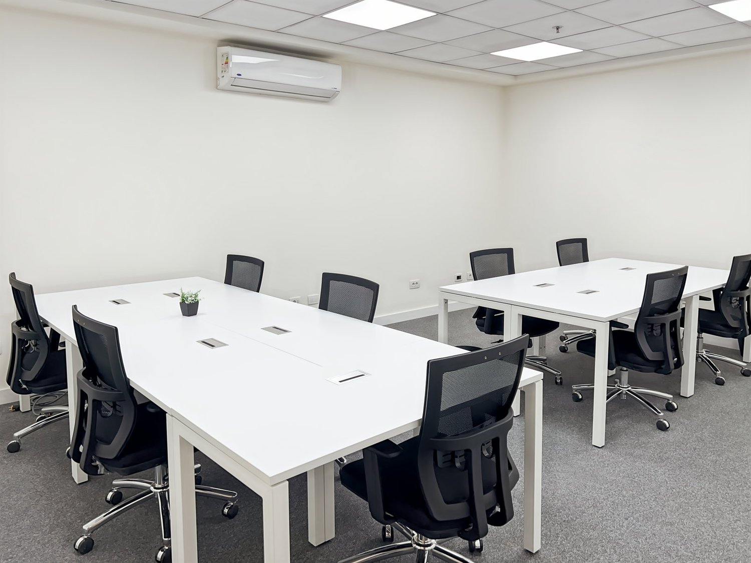 225m² office