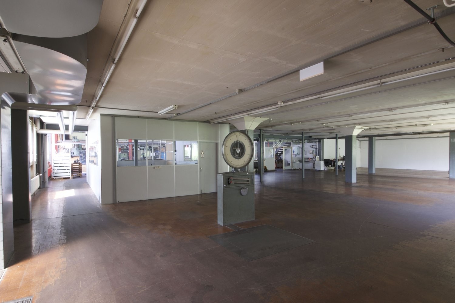 377m² commercial