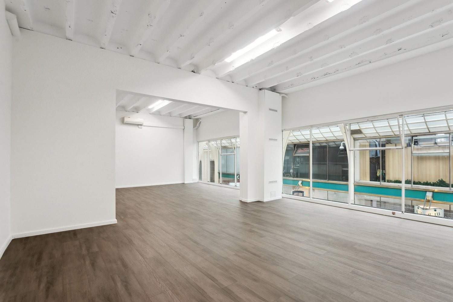 165m² shop, photo 4 of 9