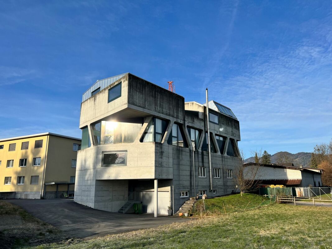 150m² workshop