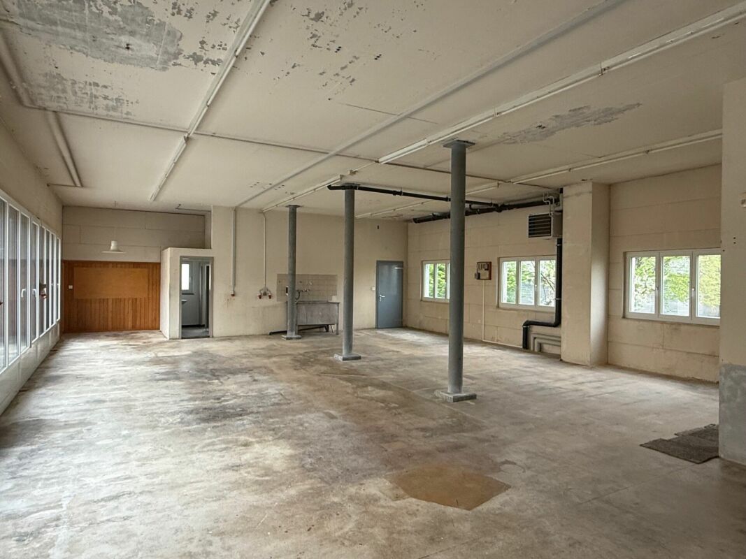 150m² workshop