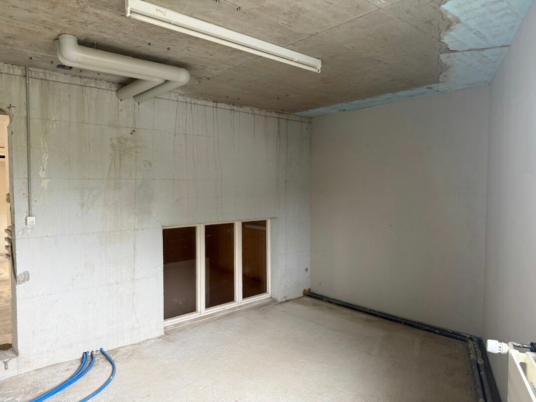 150m² workshop