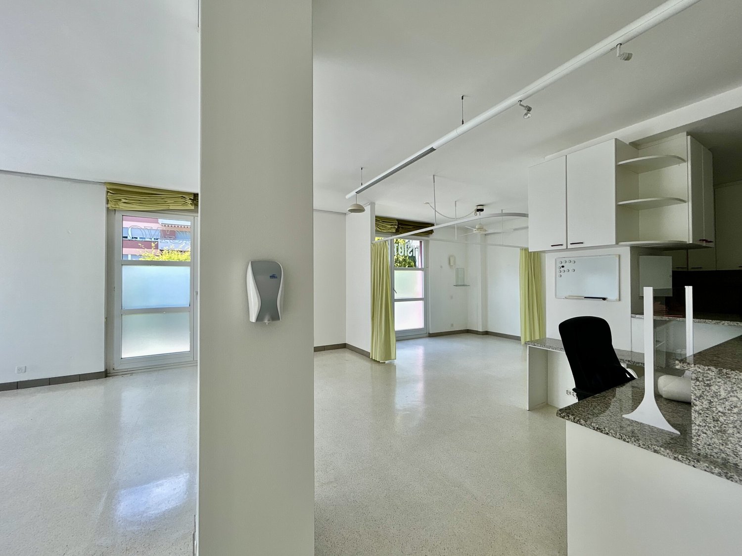 148m² living / commercial building, foto 3 di 8