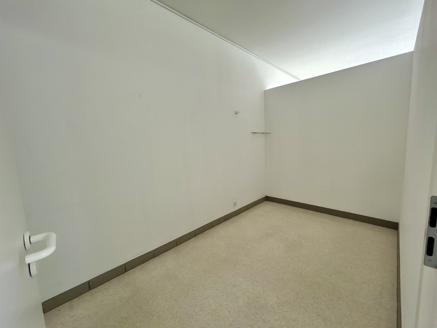 148m² living / commercial building, foto 5 di 8