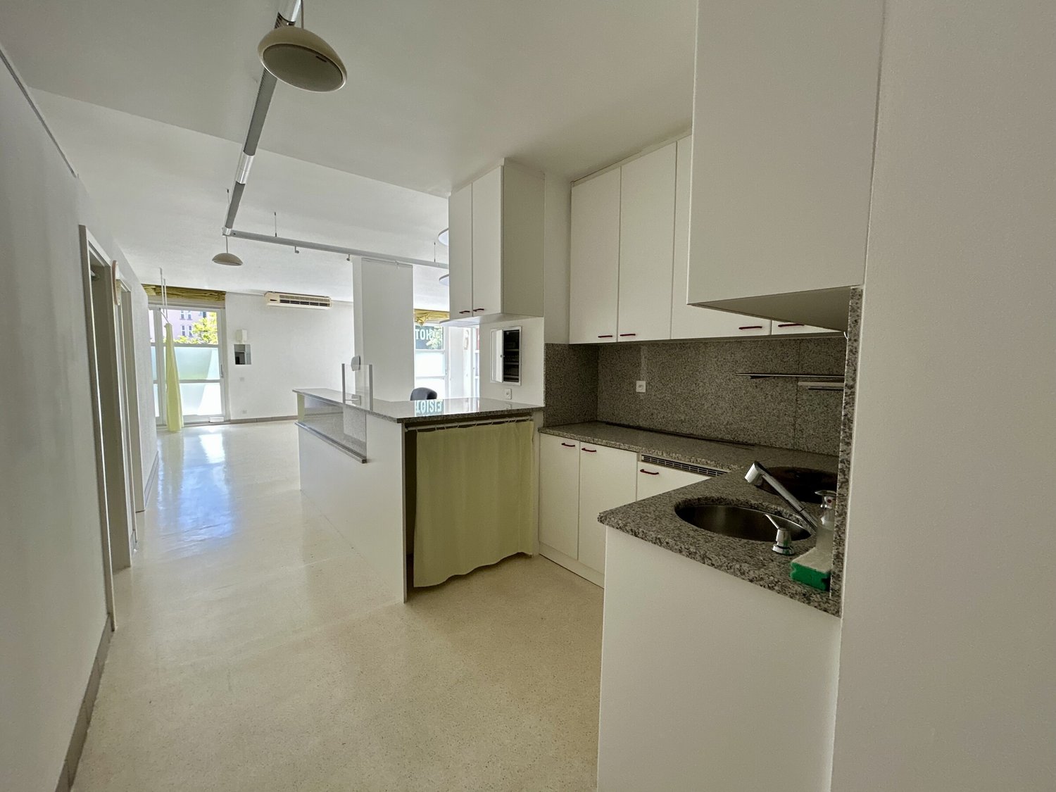 148m² living / commercial building, foto 4 di 8