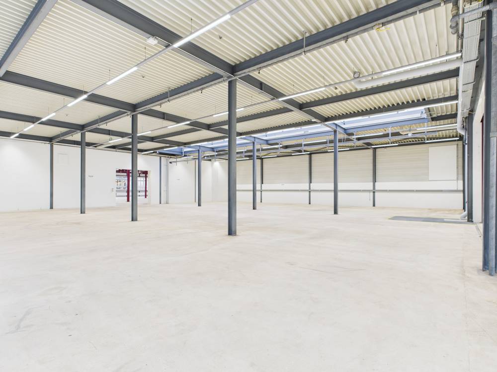 2167m² industrial object, photo 4 of 10
