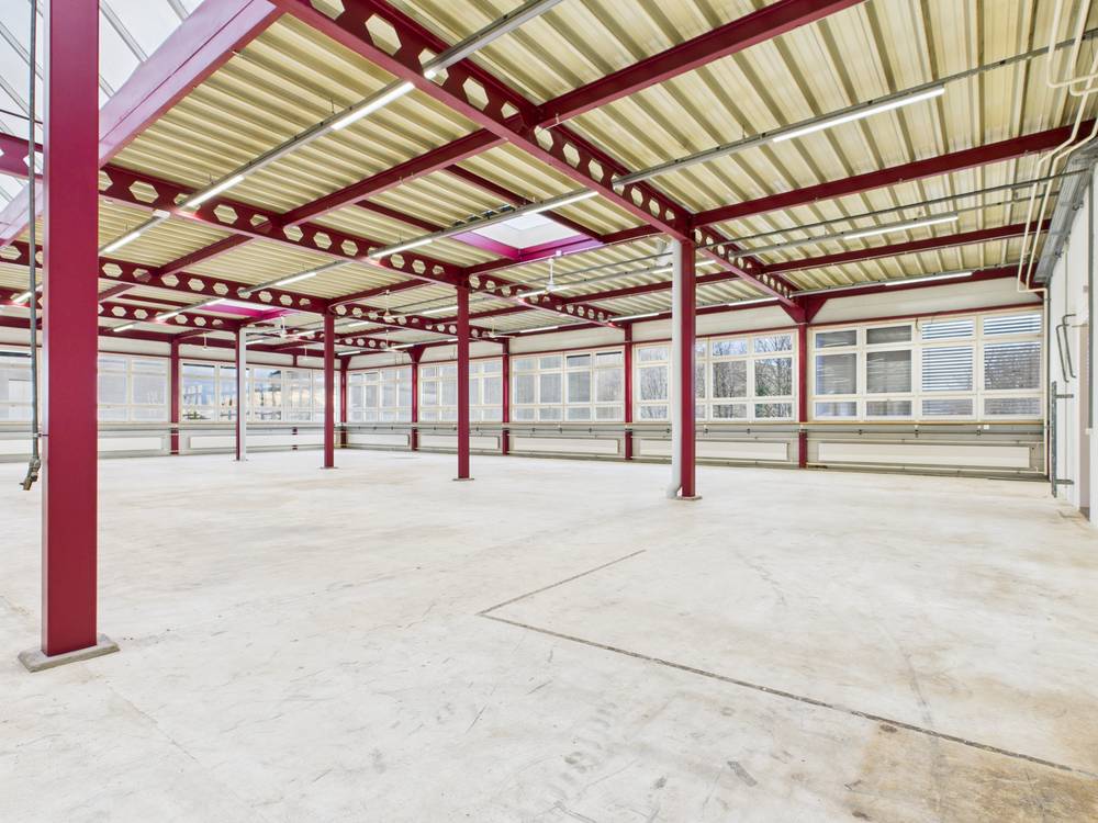 2167m² industrial object, photo 3 of 10