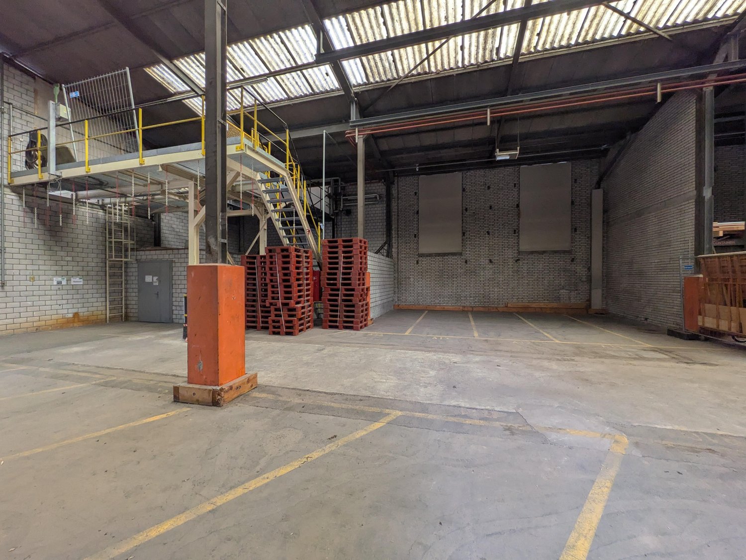 300m² deposito