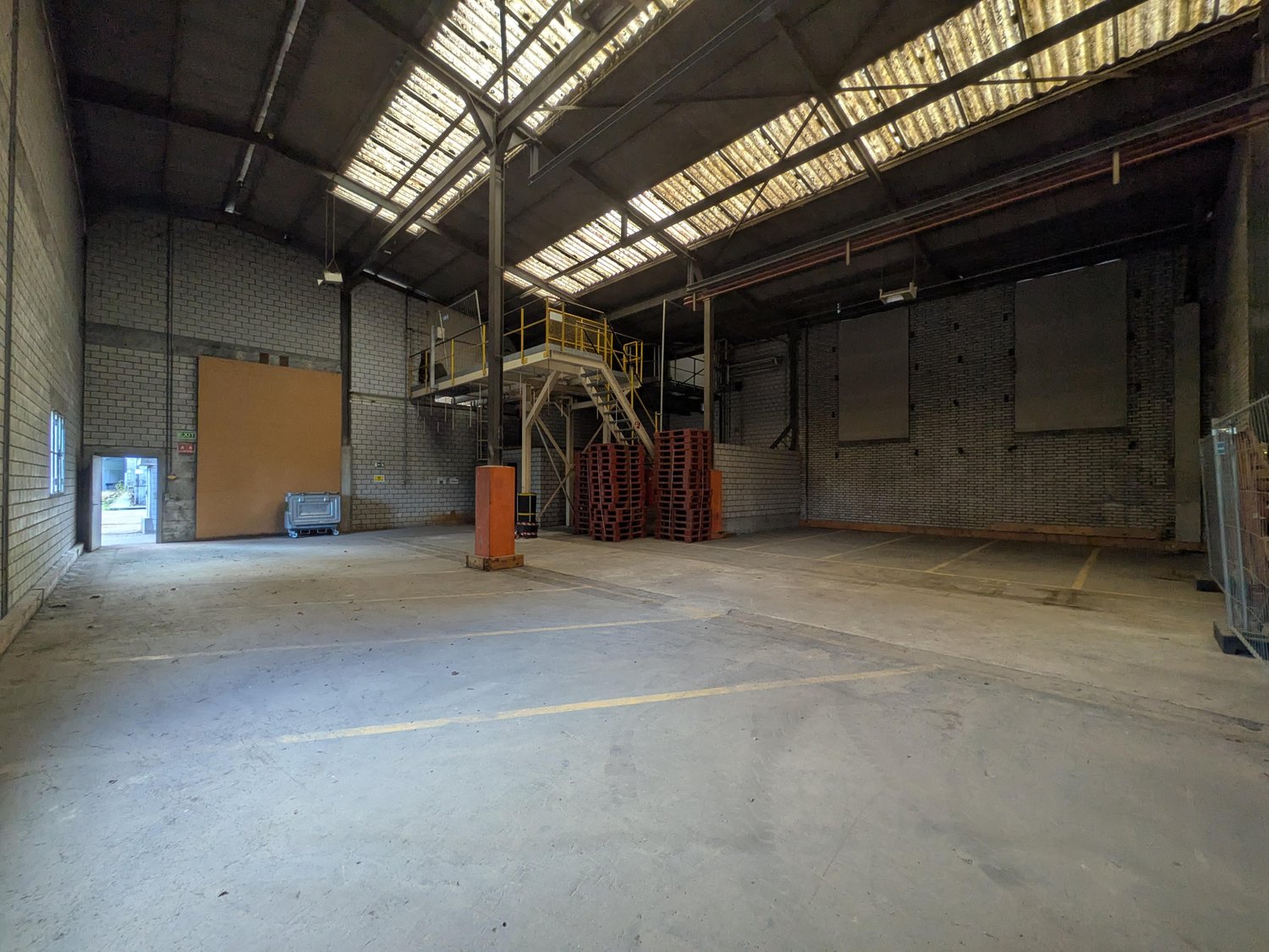300m² deposito