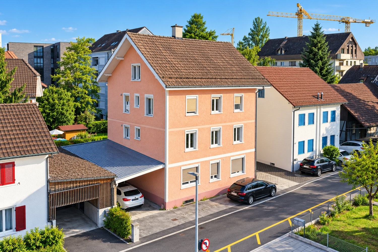 Multi family house, photo 1 of 10
