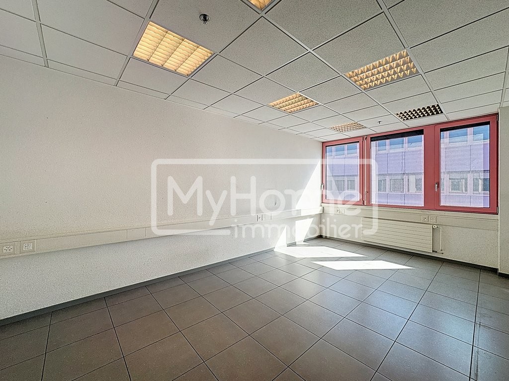 516m² shop, photo 3 of 10