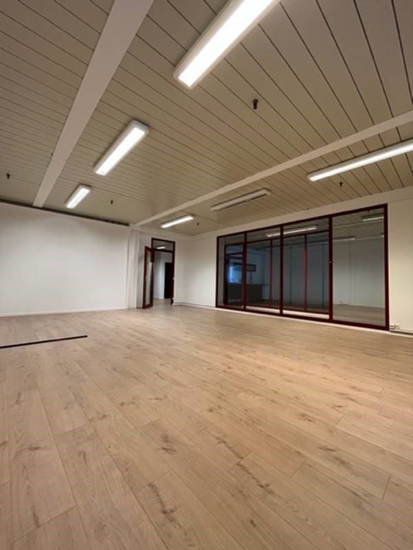 246m² office, photo 7 of 10