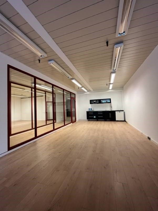246m² office, photo 5 of 10