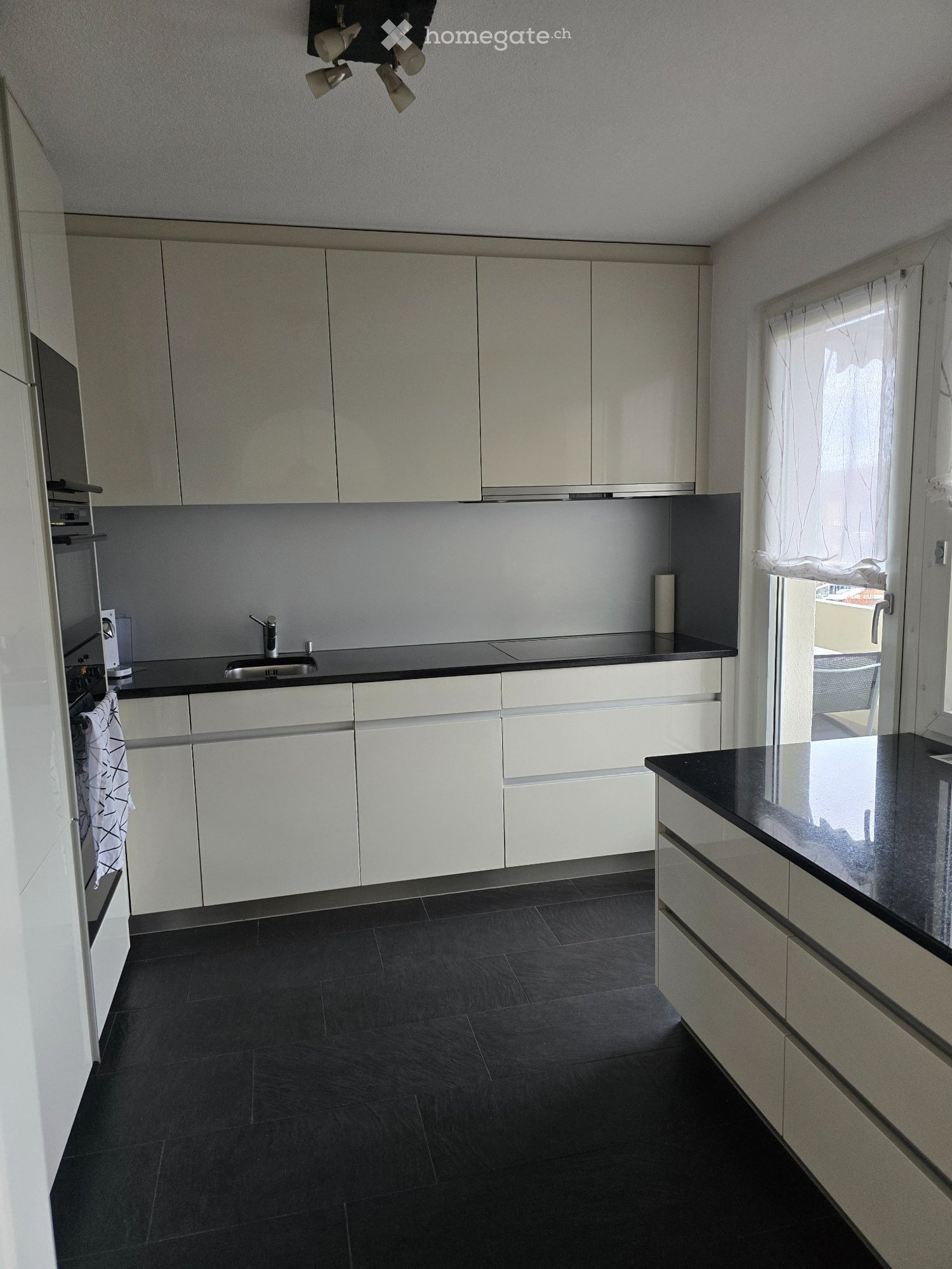 6 rooms apartment, photo 2 of 5
