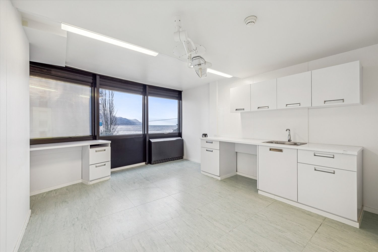 420m² office, photo 2 of 6