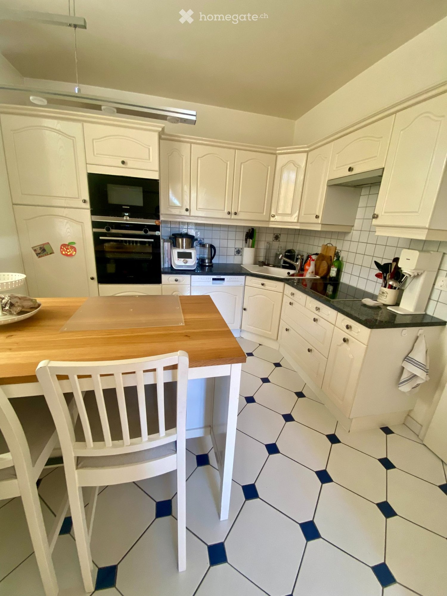 6 rooms apartment