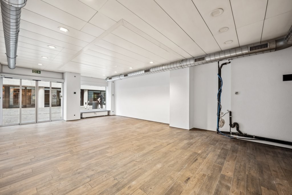 65m² shop, photo 5 of 8
